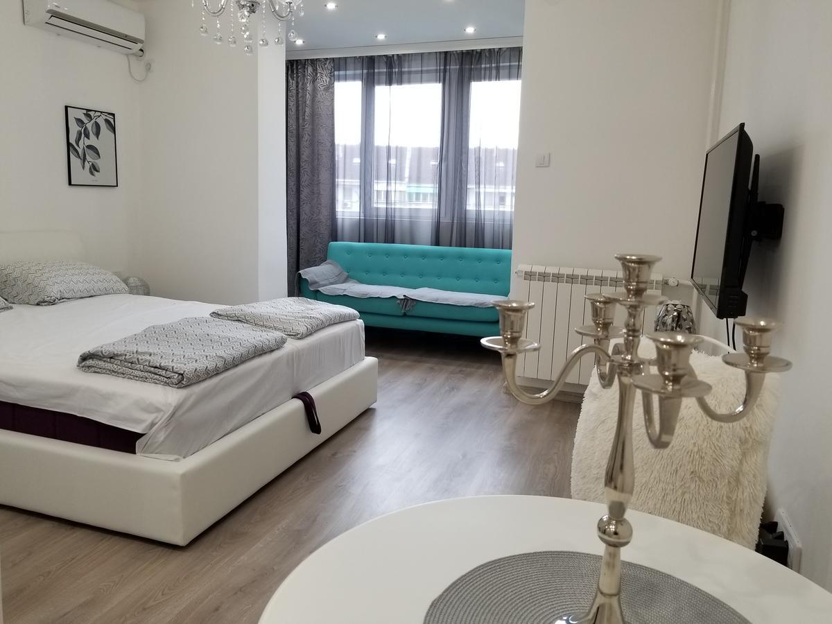 Studio Angel Stan Na Dan Novi Sad Exterior photo
